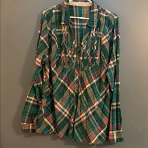 Plaid cinched back button up